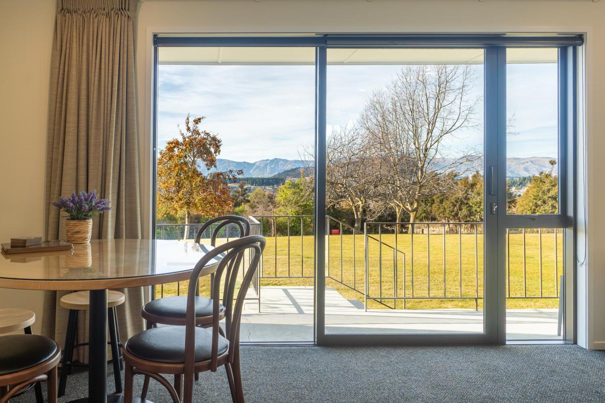 Wanaka Top 10 Holiday Park Exteriör bild