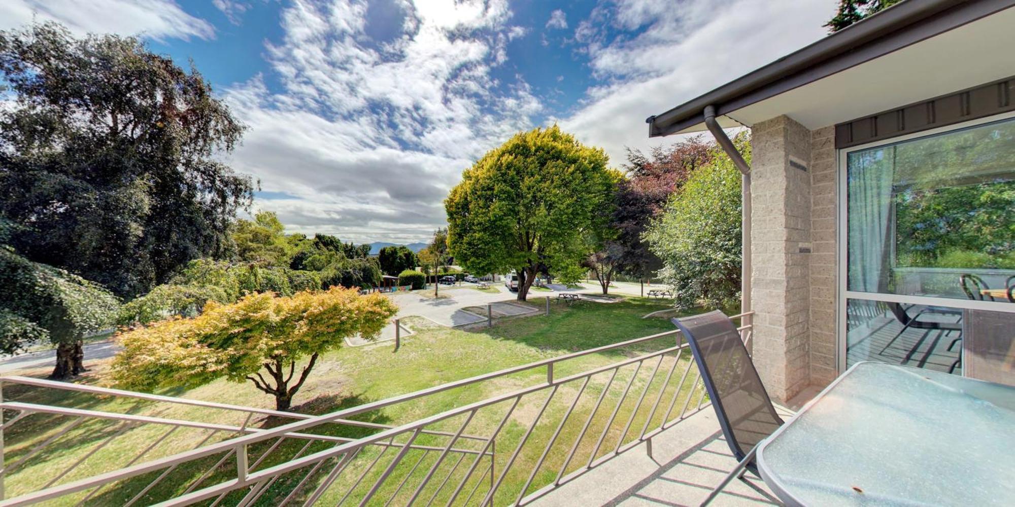 Wanaka Top 10 Holiday Park Exteriör bild
