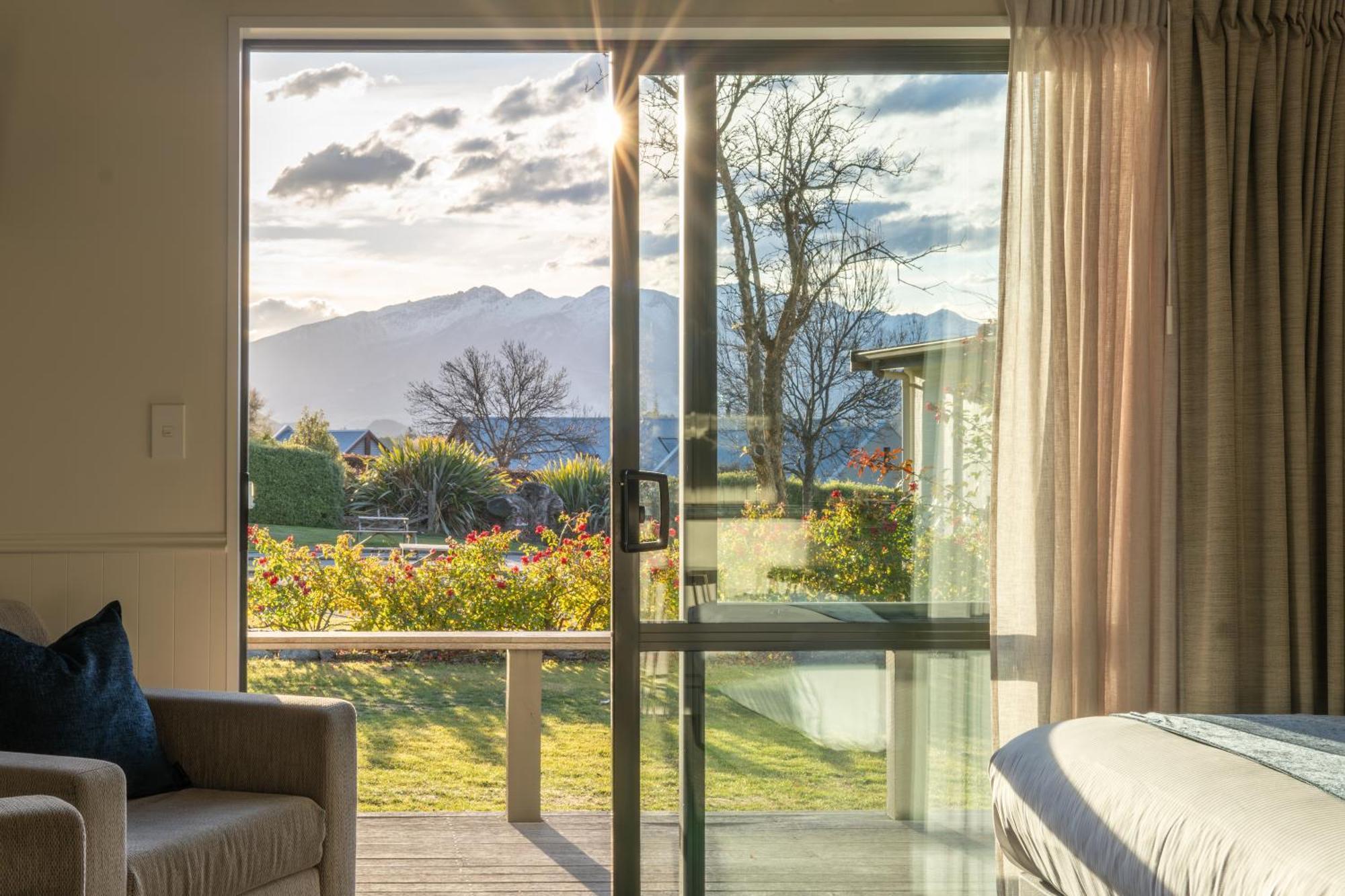 Wanaka Top 10 Holiday Park Exteriör bild