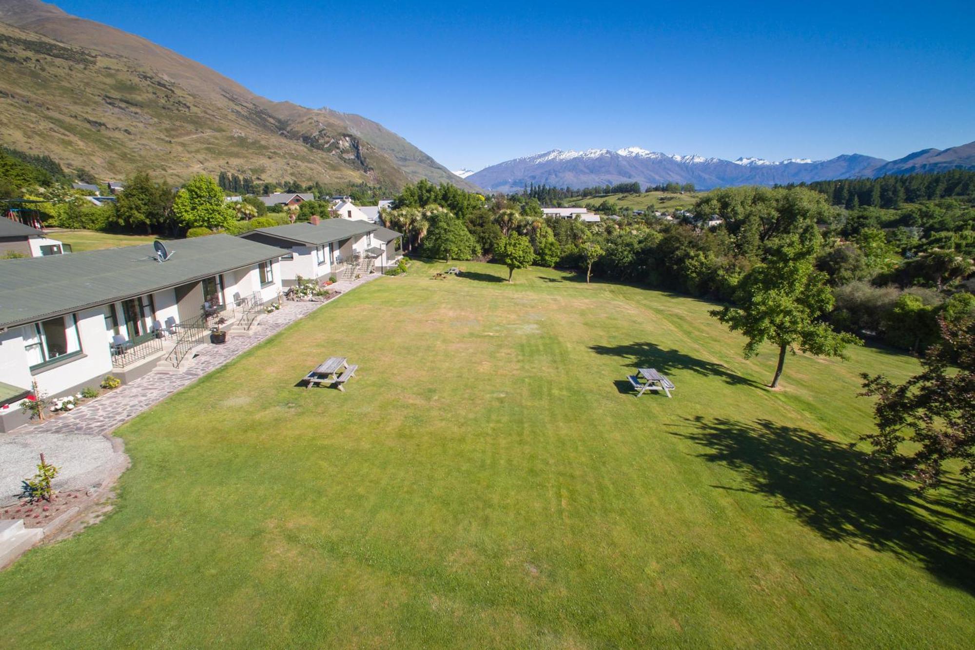Wanaka Top 10 Holiday Park Exteriör bild